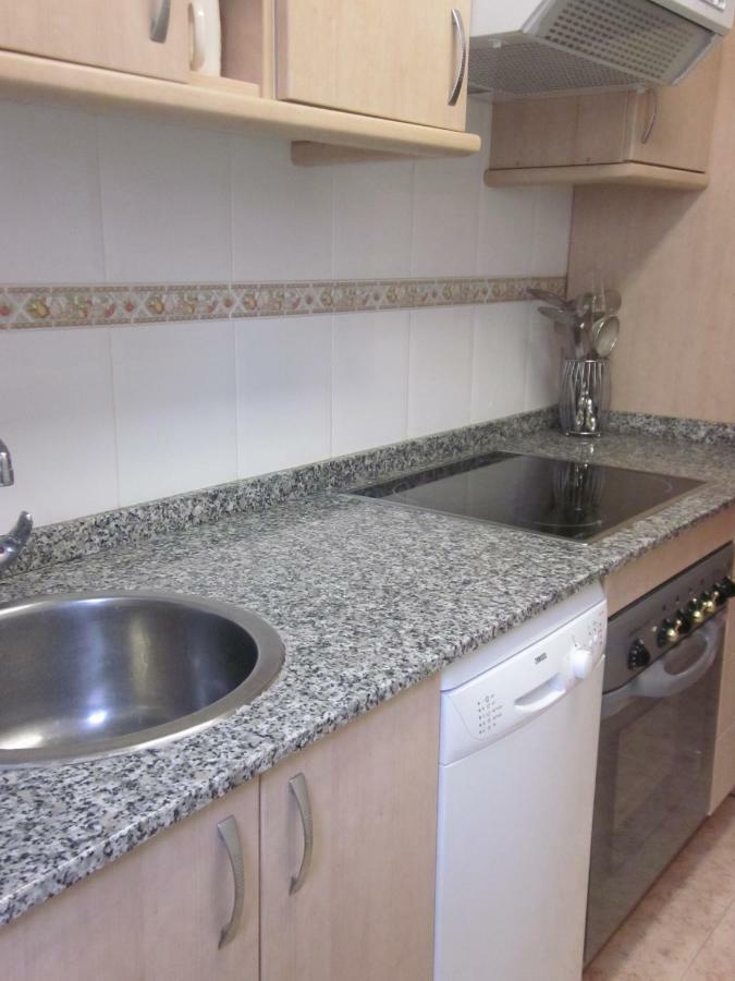 Ea Playa Montana45'Guggemhein A 200M Andando Playa Y Del Centro Pueblo Apartman Ea Kültér fotó